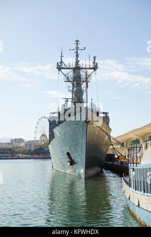 Bateau de la marine espagnole, navire de guerre, frégate Numancia amarré à Port de Málaga, Andalousie, espagne. Banque D'Images