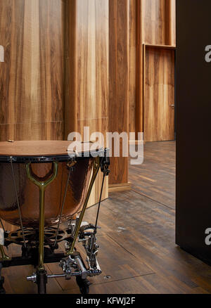 Back Stage entrée de salle de musique. Carmen Würth Forum, Künzelsau-Gaisbach, Allemagne. Architecte : David Chipperfield Architects Ltd, 2017. Banque D'Images