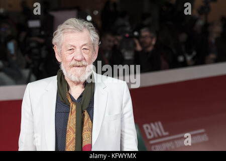 Rome, Italie. 1er novembre 2017. Ian McKellen qui fréquentent le tapis rouge lors de la Rome Film Fest Crédit : Silvia Gerbino/Alamy Live News Banque D'Images