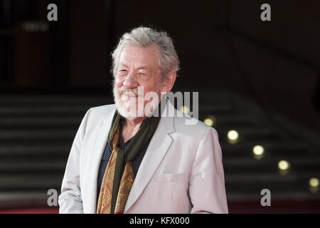 Rome, Italie. 1er novembre 2017. Ian McKellen qui fréquentent le tapis rouge lors de la Rome Film Fest Crédit : Silvia Gerbino/Alamy Live News Banque D'Images