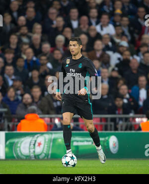 Londres, Royaume-Uni. 1er novembre 2017. cristiano ronaldo du real Madrid au cours de l'UEFA Champions league match de groupe entre Tottenham Hotspur et real madrid au stade de Wembley, Londres, Angleterre le 1 novembre 2017. photo par Andy rowland. crédit : andrew rowland/Alamy live news Banque D'Images