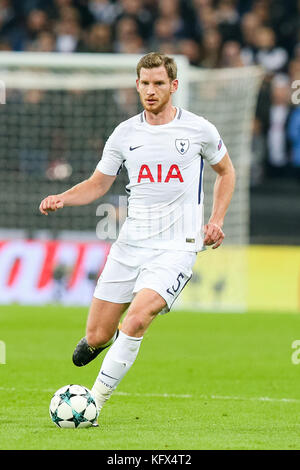 Londres, Royaume-Uni. 1er novembre 2017. Jan Vertonghen (Tottenham) Football/Football : Jan Vertonghen de Tottenham Hotspur lors de la phase de groupes de l'UEFA Champions League entre Tottenham Hotspur et le Real Madrid au stade de Wembley à Londres, Angleterre . Crédit : AFLO/Alamy Live News Banque D'Images