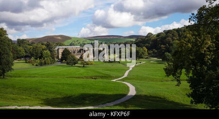 Les vestiges médiévaux de l'abbaye de Bolton à Wharfedale, dans le parc national de Yorkshire Dales, au Royaume-Uni Banque D'Images