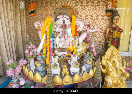 Ganesha autel pour le culte en Thaïlande Banque D'Images