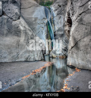 Tahquitz Falls a photographié à la fin de la deux kilomètres de sentiers en boucle à Palm Springs, CA. Banque D'Images