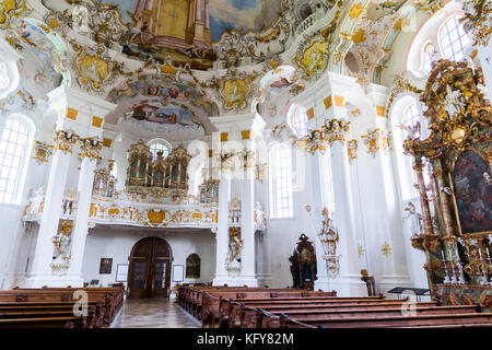 L'église de pèlerinage de Wies (Wieskirche), une église rococo ovale situé dans les contreforts des Alpes, Bavière, Allemagne. Un site du patrimoine mondial depuis Banque D'Images