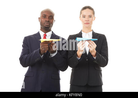 Portrait des propriétaires de démarrage d'entreprise holding paper airplanes Banque D'Images