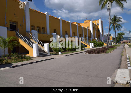 La caserne de Moncada était une caserne militaire à Santiago de Cuba pendant la révolution cubaine. c'est une école et maintenant les trous de balles sont encore visibles. Banque D'Images