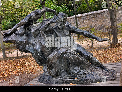 MONUMENT À VICTOR HUGO, ( CONNU SOUS LE NOM DE PALAIS ROYAL MONUMENTS ), 1890, Bronze H. 185 cm 285 cm ; W. ; D. 162 cm François René Auguste Rodin 1840 -1917 (connu comme Auguste Rodin ) est un sculpteur français, Paris France français. Les plus originaux ( Rodin a quitté le travail à partir de thèmes traditionnels de la mythologie et l'allégorie, modelé le corps humain avec réalisme, et célébré le caractère individuel et physique.) Banque D'Images