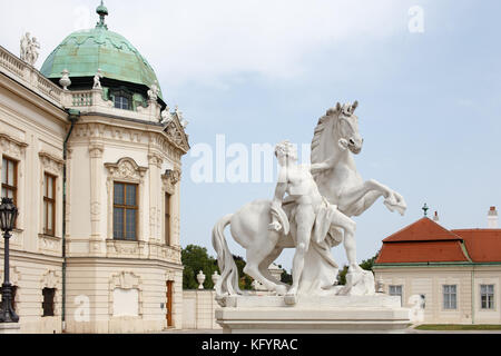 L'homme à cheval statue baroque au palais du Belvédère, Vienne, Autriche, de l'Union européenne Banque D'Images