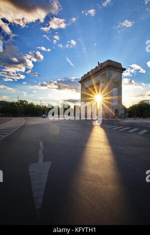 Arcul de Triumf arc de triomphe Bucharest Roumanie Banque D'Images