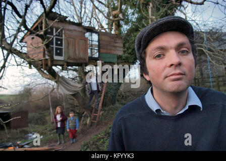 Tom Hodgkinson, épouse Victoria avec Delilah, Arthur et le plus jeune Henry Banque D'Images
