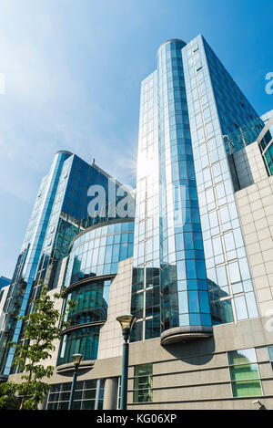 Façade de l'immeubles de bureaux modernes du parlement européen à Bruxelles, Belgique Banque D'Images