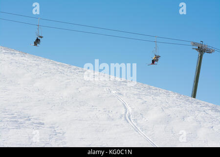 Campo Felice, ITALIE - Le 14 janvier 2017 : célèbre station de ski dans les Abruzzes, sur les montagnes des Apennins, à quelques kilomètres de Rome. Le télésiège Banque D'Images