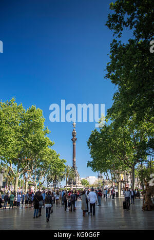 Célèbres las Ramblas avenue piétonne et du colon monument Colomb monument au centre-ville de la ville de Barcelone Espagne Banque D'Images