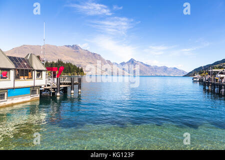 La jetée sur le lac Wakatipu Queenstown en Nouvelle-Zélande sur une journée ensoleillée. Banque D'Images