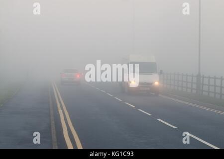 Bristol, Royaume-Uni. 2Nd Nov 2017. Météo britannique. En temps de brouillard, Avonmouth Bristol. Crédit : Paul Hennell/Alamy Live News Banque D'Images