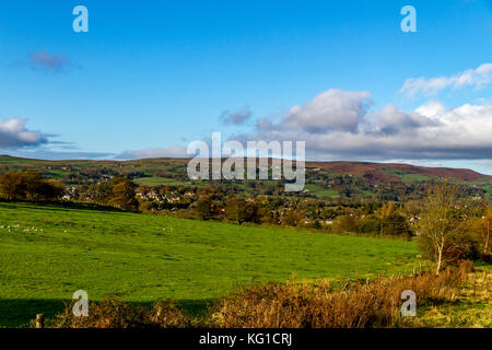 Menston, Ilkley, West Yorkshire, Angleterre, Royaume-Uni. 09Th Nov, 2017. Météo France : une amende pour commencer la journée ensoleillée surplombant Menston, West Yorkshire. Banque D'Images