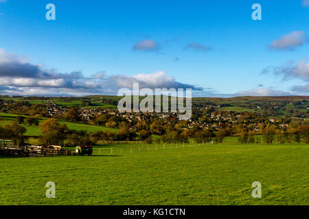 Menston, Ilkley, West Yorkshire, Angleterre, Royaume-Uni. 09Th Nov, 2017. Météo France : une amende pour commencer la journée ensoleillée surplombant Menston, West Yorkshire. Banque D'Images