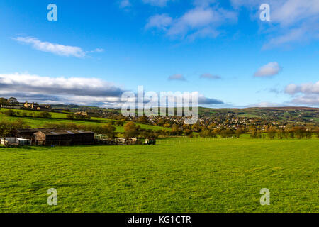 Menston, Ilkley, West Yorkshire, Angleterre, Royaume-Uni. 09Th Nov, 2017. Météo France : une amende pour commencer la journée ensoleillée surplombant Menston, West Yorkshire. Banque D'Images