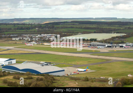 Vue aérienne de l'aéroport de Leeds Bradford dans le Yorkshire. Banque D'Images