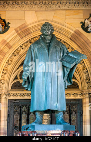 Speyer Rheinland-Pfalz, Allemagne : Gedächtniskirche der Protestation - Vorhalle mit Martin-Luther-Denkmal Banque D'Images