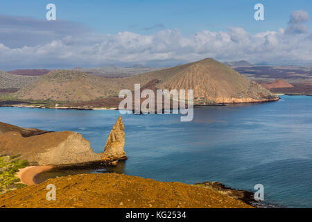 Le lever du soleil sur les coulées sur bartolome island, Galapagos, Equateur, Amérique du Sud Banque D'Images