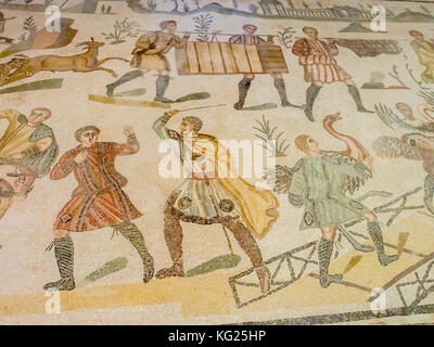 Section de mosaïque de sol, Villa Romana del Casale, Piazza Armerina, site du patrimoine mondial de l'UNESCO, Sicile, Italie, Europe Banque D'Images