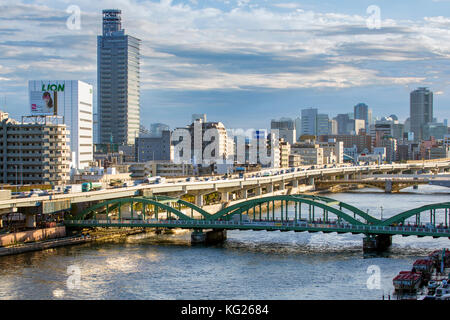 Architecture moderne le long de la rivière Sumida, Tokyo, Japon, Asie Banque D'Images