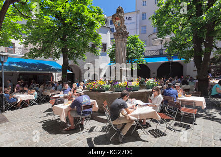 Jardin de bière à hofbraeuhaus, Munich, Bavaria, Germany, Europe Banque D'Images