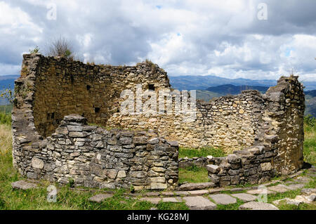 L'Amérique du Sud, Pérou, kuelap appariés sur grandeur seulement par le Machu Picchu, cette ville citadelle en ruine dans les montagnes près de chachapoyas Banque D'Images