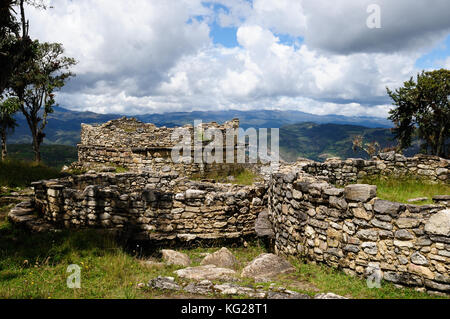 L'Amérique du Sud, Pérou, kuelap appariés sur grandeur seulement par le Machu Picchu, cette ville citadelle en ruine dans les montagnes près de chachapoyas Banque D'Images