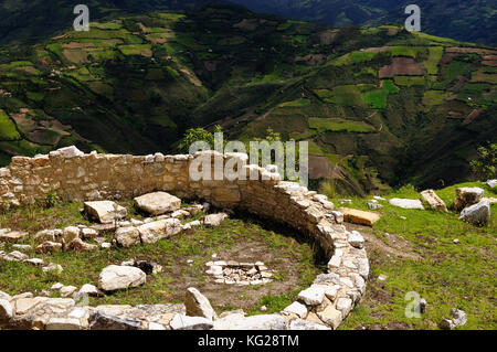 L'Amérique du Sud, Pérou, kuelap appariés sur grandeur seulement par le Machu Picchu, cette ville citadelle en ruine dans les montagnes près de chachapoyas Banque D'Images