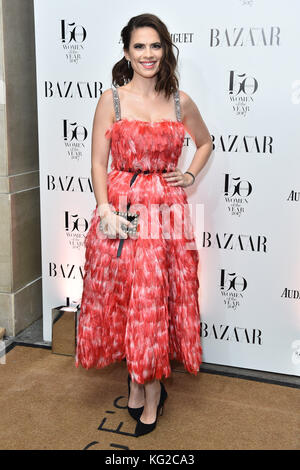 Hayley Atwell assistant aux prix Harper's Bazaar Women of the Year, au Claridge's Hotel à Londres. APPUYEZ SUR ASSOCIATION photo. Date de la photo: Jeudi 2 novembre 2017. Le crédit photo devrait se lire: Matt Crossick/PA Wire. Banque D'Images