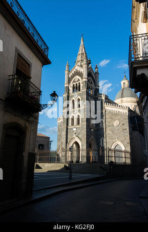 Cathédrale de Randazzo, Catane, Sicile église de style gothique., en pierre de lave Banque D'Images