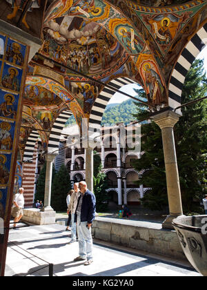 Belle fresque sur le plafond du couloir du monastère de Rila, Bulgarie Banque D'Images