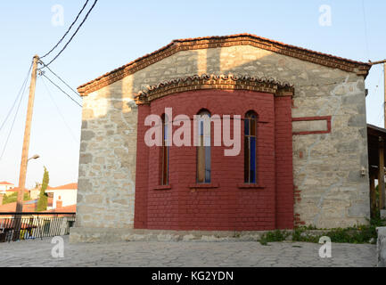 L'Taxiarchon église dans le village d'Afytos, Chalkidiki, Grèce Banque D'Images