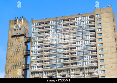 Conseil délabrées, bloc carter plat balfron Tower, dans la région de East London Banque D'Images