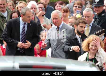 Le Prince Charles et la duchesse de Cornouailles Galles visites Banque D'Images