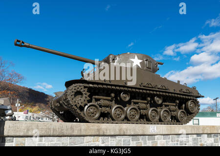 M4 A3E8 Sherman à l'Abrams porte de West Point United States Military Academy, Highland Falls, New York State, USA Banque D'Images