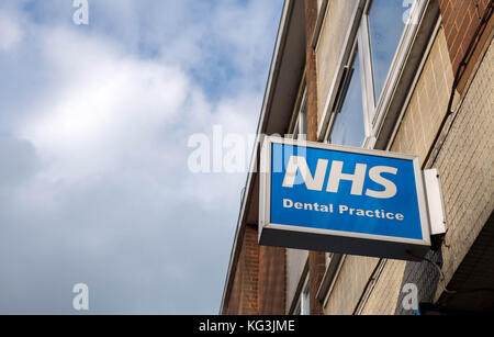 Signer pour dentiste NHS Banque D'Images