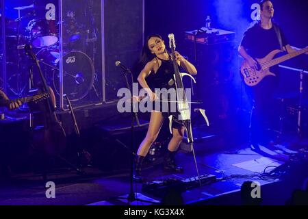 Tina Guo en concert à Londres au Concert chapelle ronde 2017 Banque D'Images