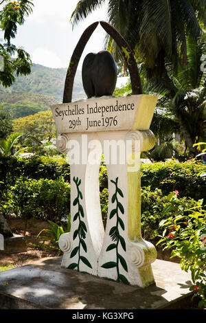 Les Seychelles, Praslin, Grand Anse, 29 juin 1976 Monument de l'indépendance Banque D'Images