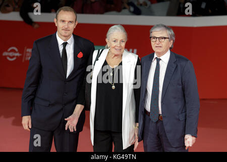 Rome, Italie. 09Th Nov, 2017. Vanessa Redgrave avec son fils Carlo Gabriel Nero (à gauche) promenades un tapis rouge dans le cadre du 12e Festival du Film de Rome à l'Auditorium Parco della Musica à Rome, Italie. Credit : Polifoto/Alamy Live News Banque D'Images