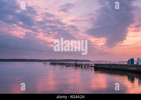 Sandbanks. 29Th sep 2017. uk météo. Au coucher du soleil le club de voile sur le port de Poole, sandbanks en crédit dorset : owen vachell/Alamy live news Banque D'Images