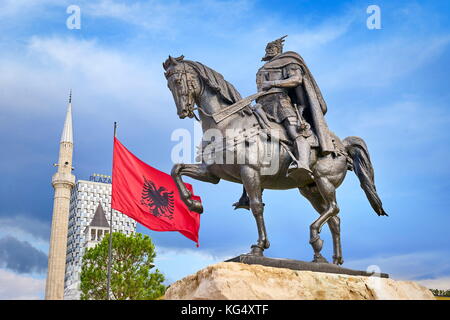 L'Albanie, Tirana - statue de la place Skanderbeg, Skanderbeg Banque D'Images