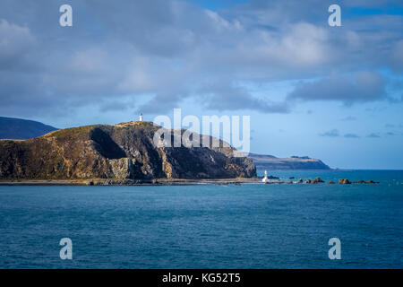 Phare sur les falaises près de la ville de Wellington, Nouvelle-Zélande Banque D'Images