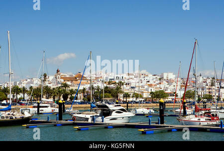 Ayamonte, ville frontière avec le portugal, voyage, frontière est la rivière Rio Guadiana (rivière), environ 21 000 habitants, port de plaisance Banque D'Images