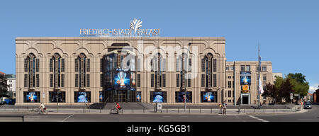 Berlin, mitte, friedrichstadt palast theater à représentation linéaire, streetline multiperspective, photographie Banque D'Images