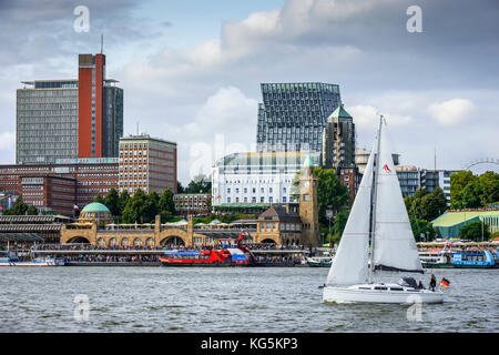 Allemagne, Hambourg, Saint-Pauli, port de Hambourg, voilier, St. Pauli Piers Banque D'Images